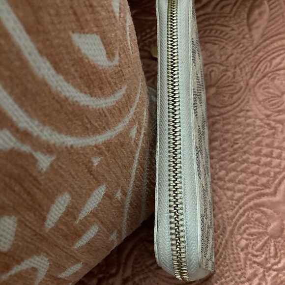 Louis Vuitton Women’s Damier Azur Zip Wallet - Picture 3 of 9